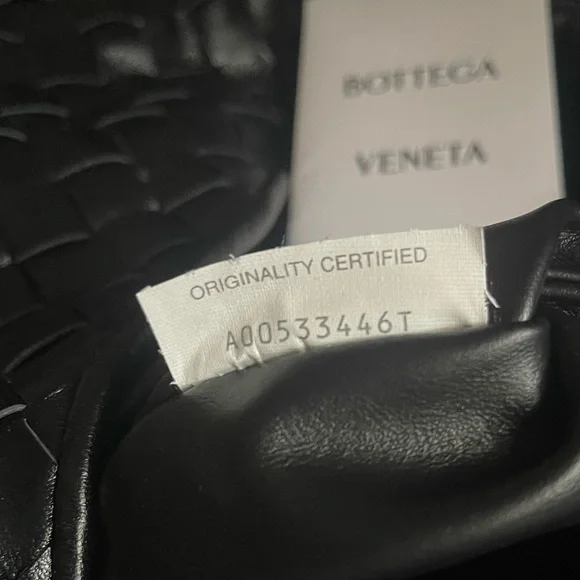 NEW BOTTEGA VENETA SMALL HOP 
in Black. Never worn. Comes with tags & dust bag - Picture 9 of 16